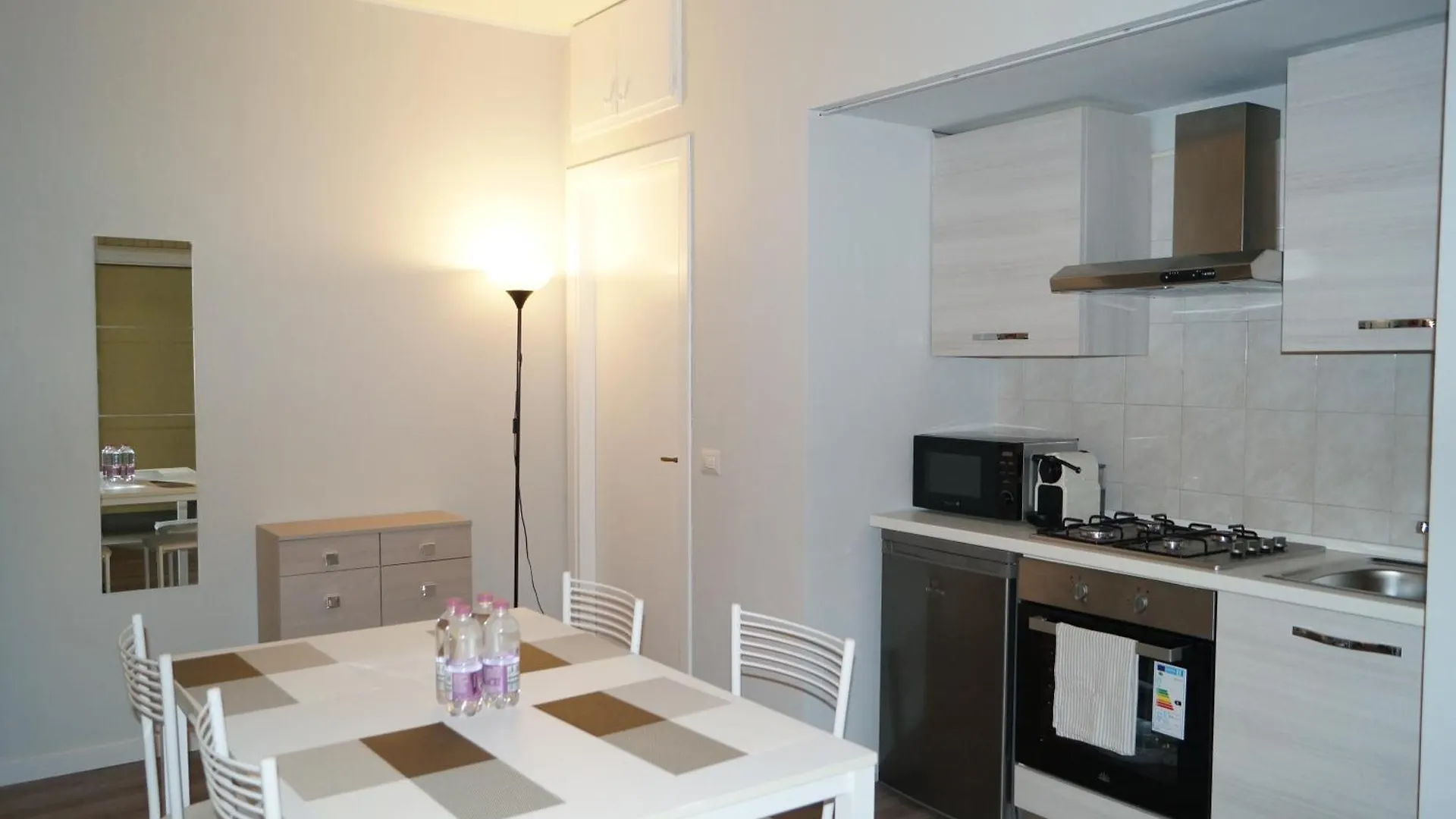 House Navigli-Life Apartment Milan Italy